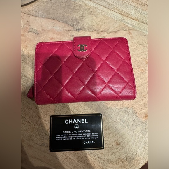 Chanel Raspberry Lambskin Bifold Wallet. 💗⚡️ - Picture 1 of 15